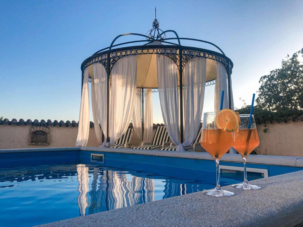 Bed & Breakfast Kastel Žbandaj 외부 사진
