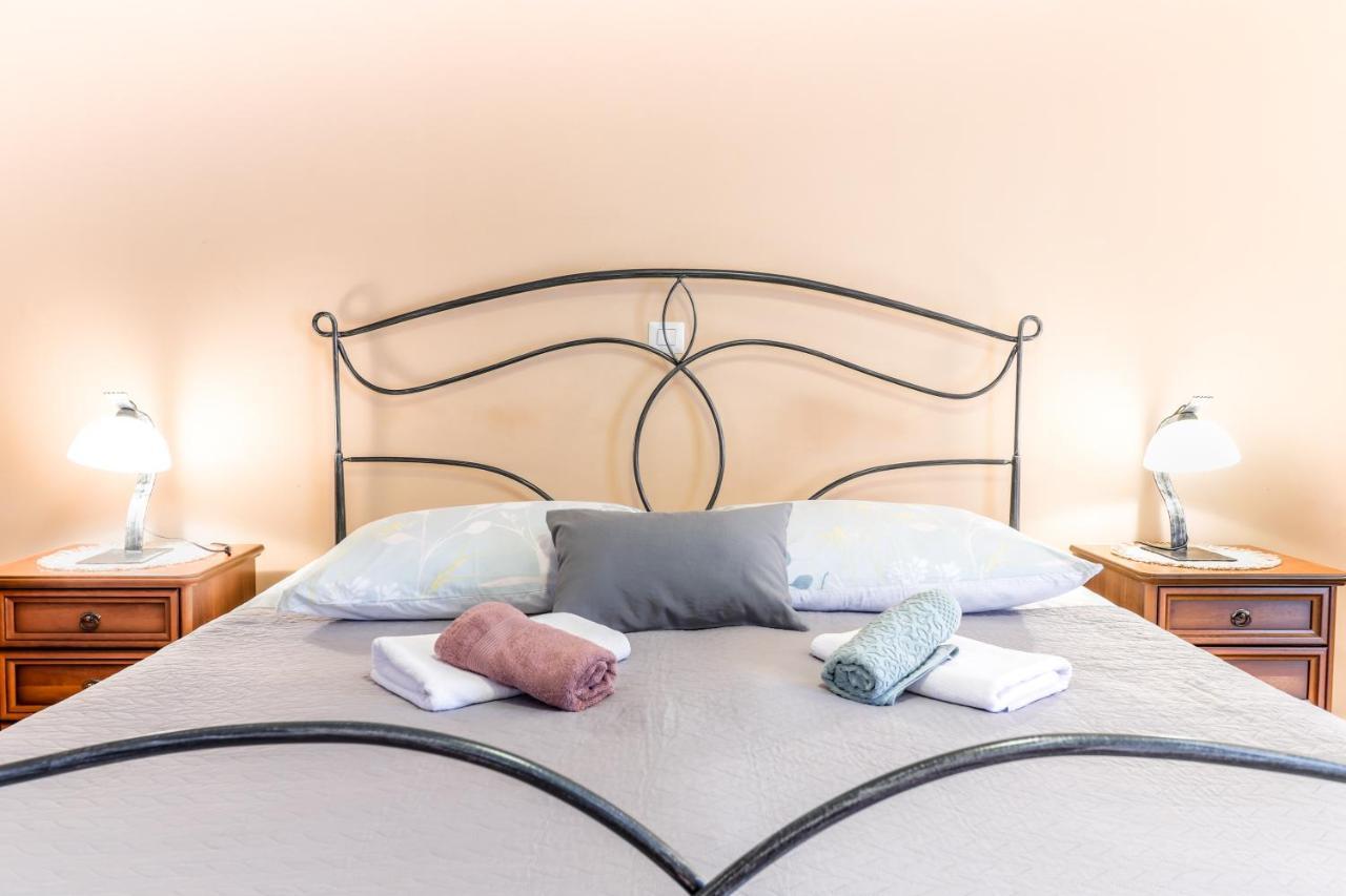 Bed & Breakfast Kastel Žbandaj 외부 사진